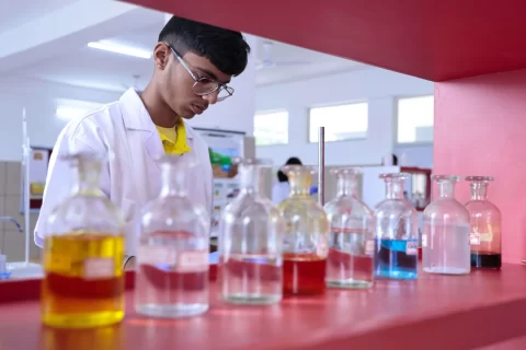 Vishwa Vidyapeeth -Chemistry Lab