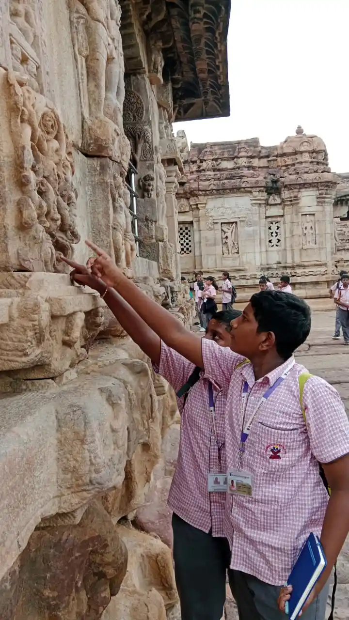 Image gallery marquee